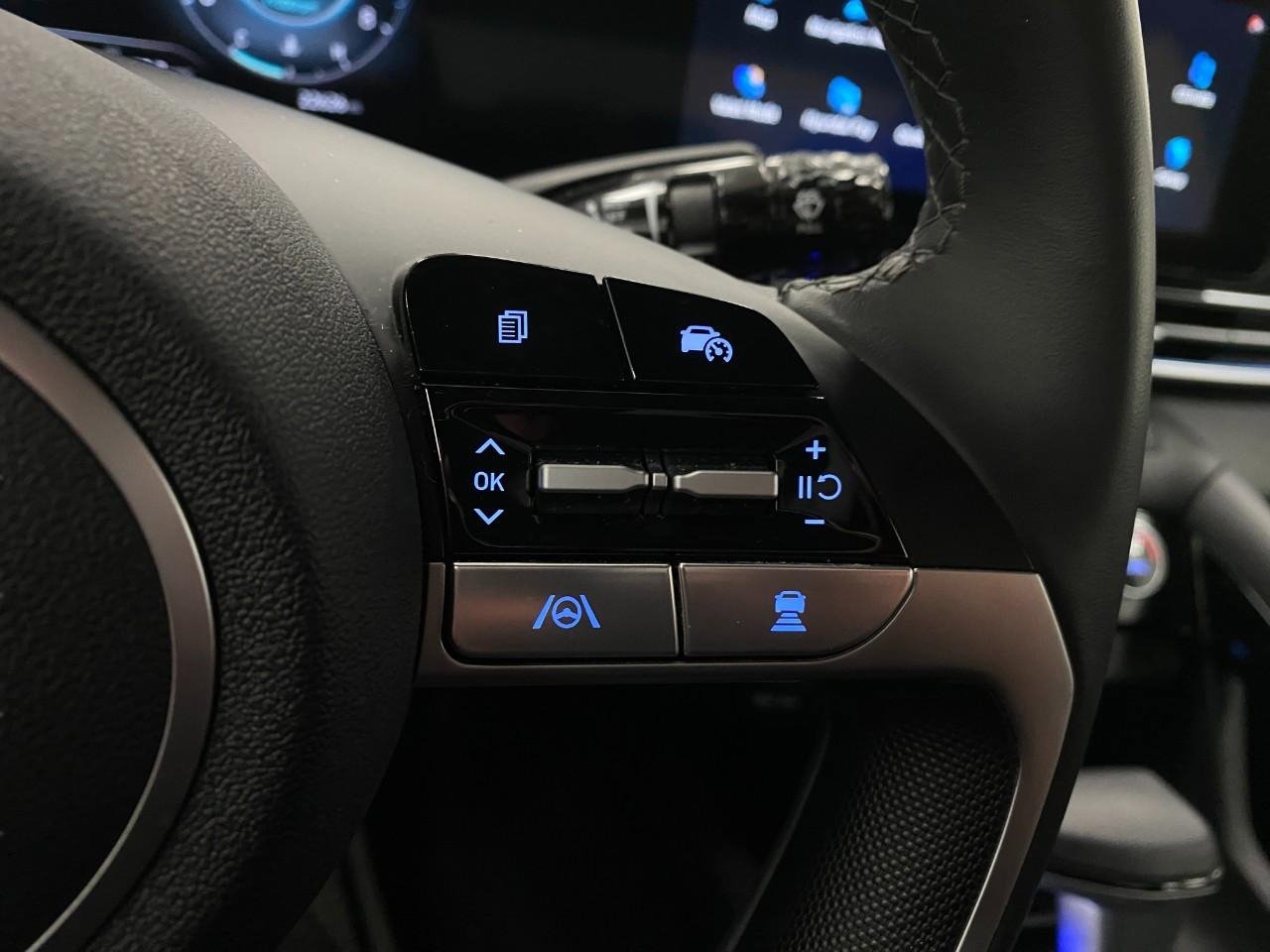 Certified 2025 Hyundai Elantra SEL image 16