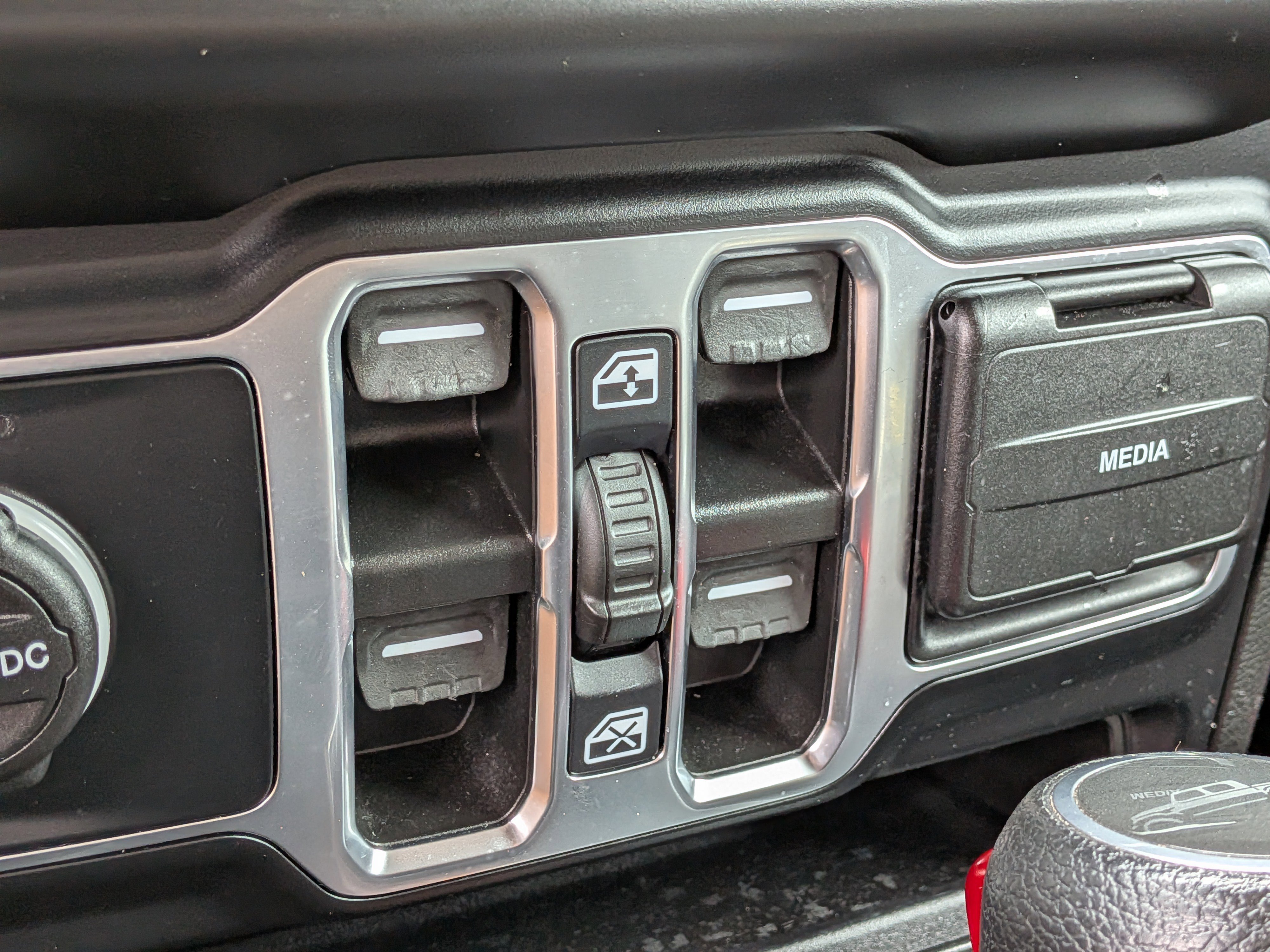 Used 2022 Jeep Gladiator Overland w/ Cold Weather Group image 30