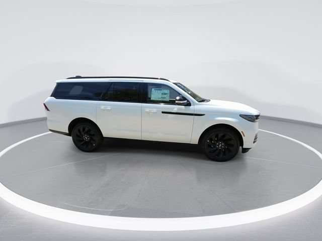 New 2025 Lincoln Navigator L Reserve w/ Jet Appearance Package AWD/4WD image 9