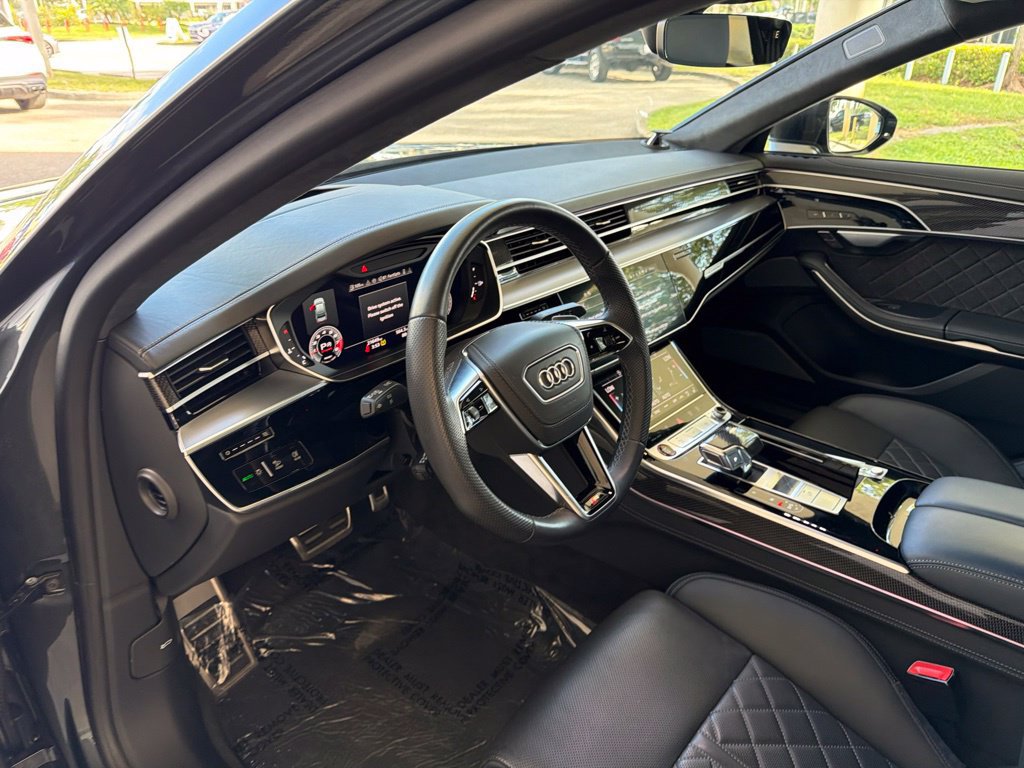 Used 2025 Audi S8 w/ Executive Package AWD/4WD image 7