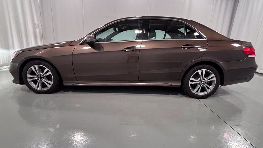 Used 2014 Mercedes-Benz E 350 4MATIC Sedan image 9