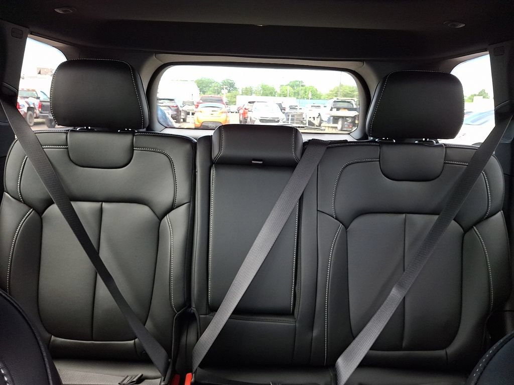 New 2026 Jeep Grand Cherokee Limited AWD/4WD image 14
