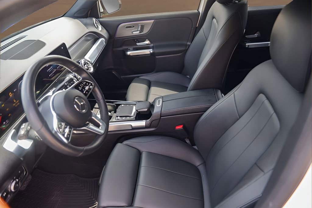 Used 2023 Mercedes-Benz EQB 350 4MATIC SUV image 9