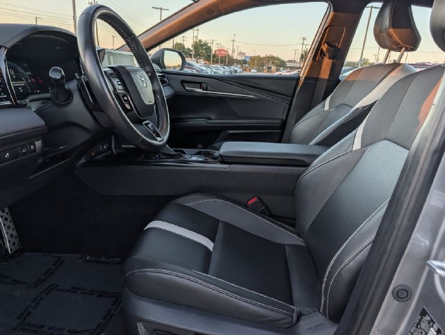 Used 2025 Toyota Camry SE FWD image 26
