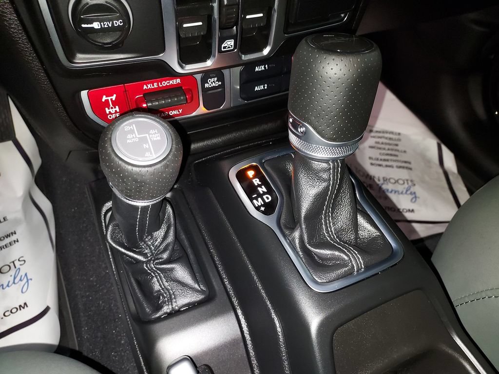 Used 2025 Jeep Gladiator Mojave AWD/4WD image 26