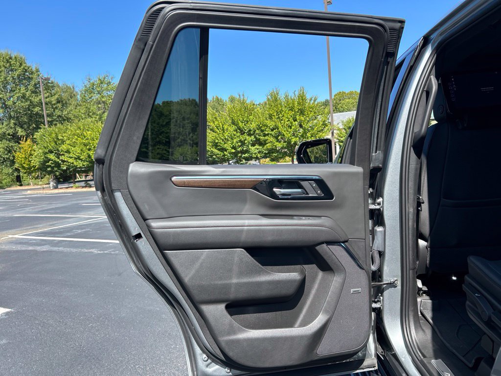 Used 2025 Chevrolet Tahoe High Country AWD/4WD image 66