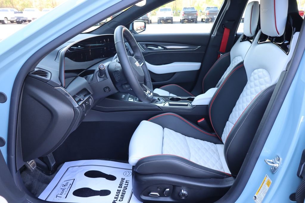 Used 2025 Cadillac CT5 V Blackwing w/ Precision Package RWD image 4