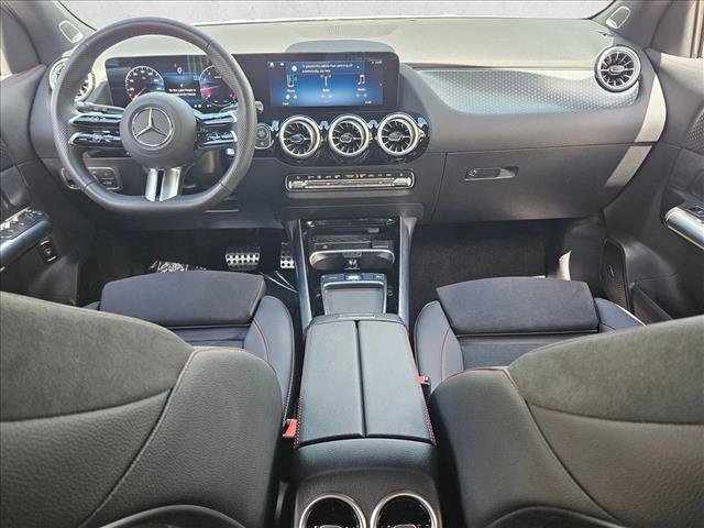 Used 2025 Mercedes-Benz GLA 250 image 17