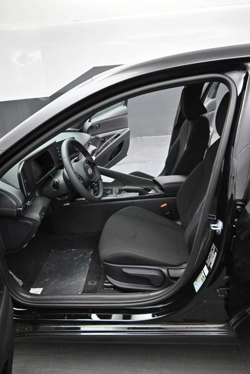New 2026 Hyundai Elantra Sport FWD image 16
