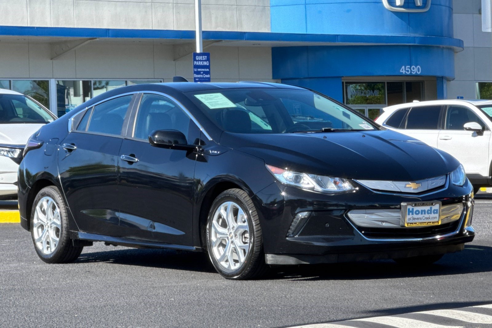 Used 2018 Chevrolet Volt Premier w/ Driver Confidence Package FWD image 6
