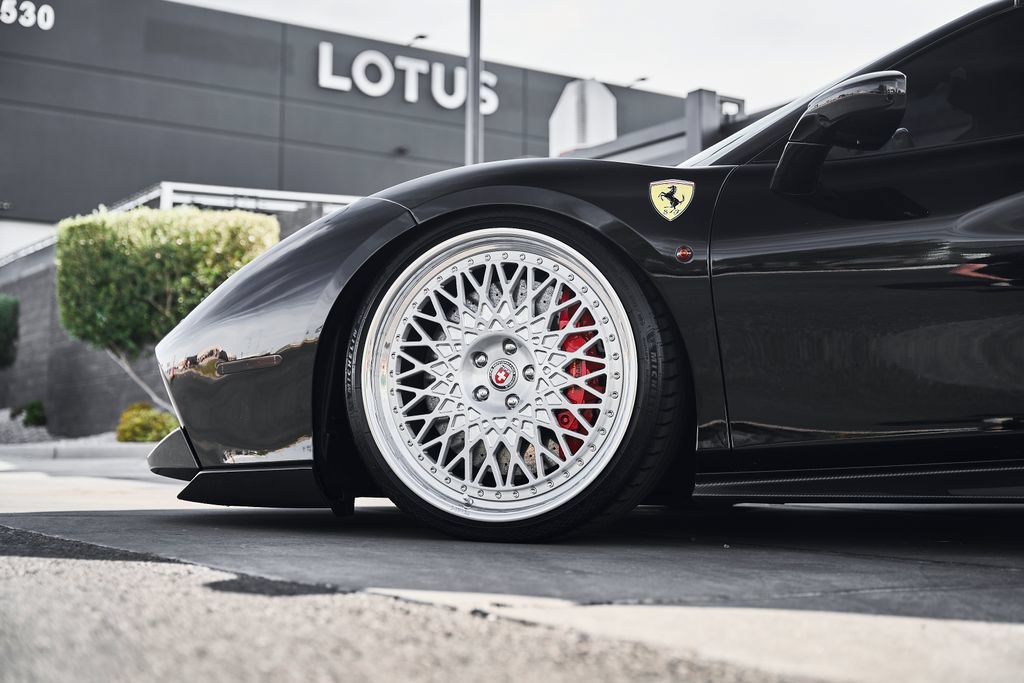 Used 2018 Ferrari 488 Spider RWD image 11