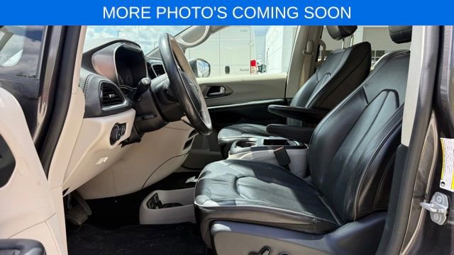 Used 2019 Chrysler Pacifica Limited FWD image 10