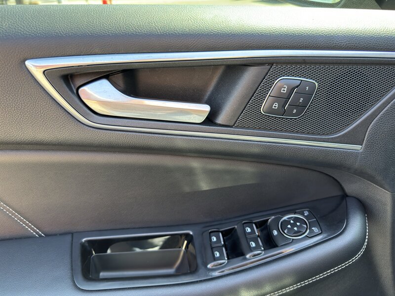 Used 2015 Ford Edge Sport FWD image 21