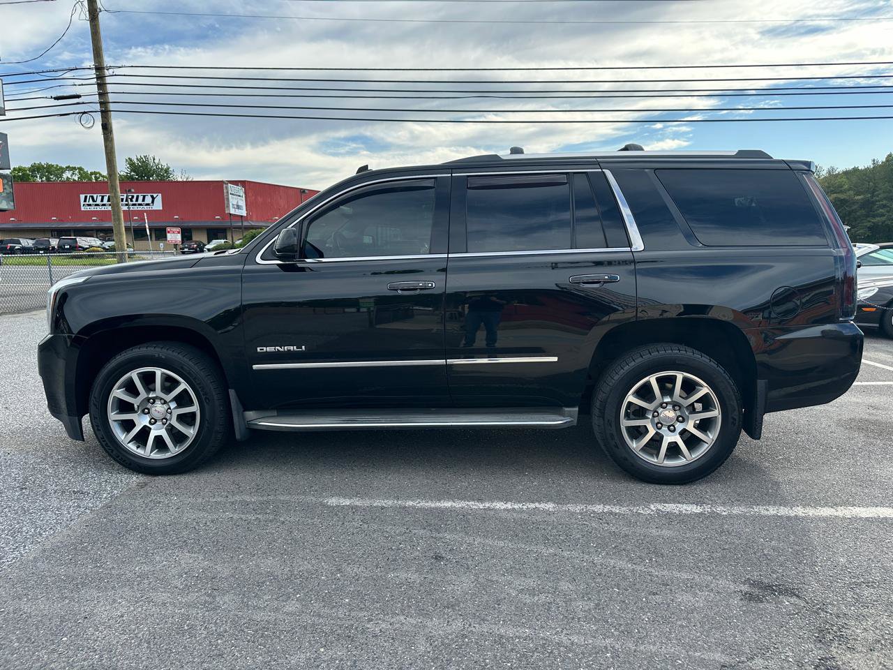 Used 2015 GMC Yukon Denali w/ Touring Package AWD/4WD image 8