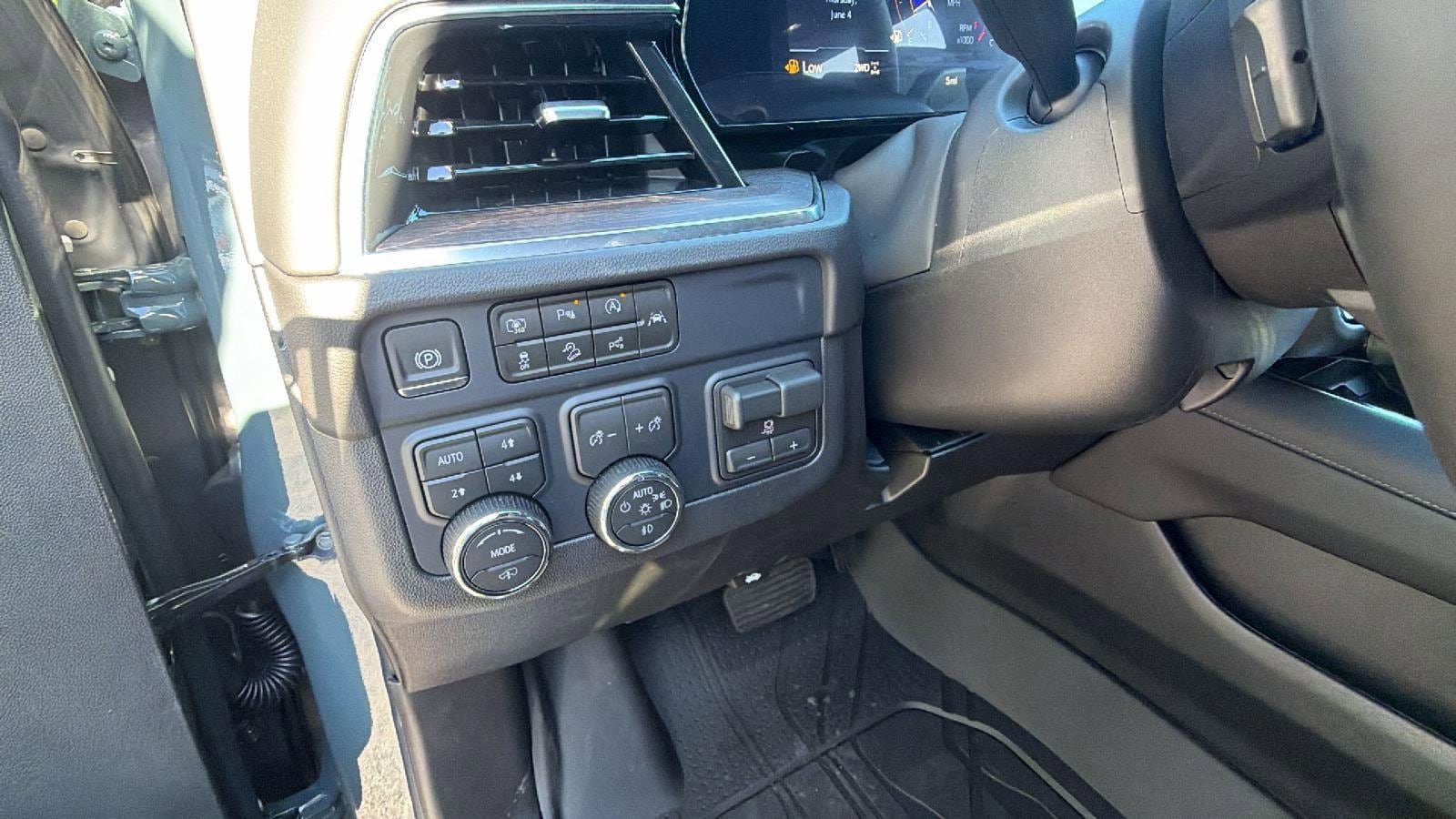 New 2026 Chevrolet Suburban Z71 w/ Z71 Off-Road Package AWD/4WD image 23