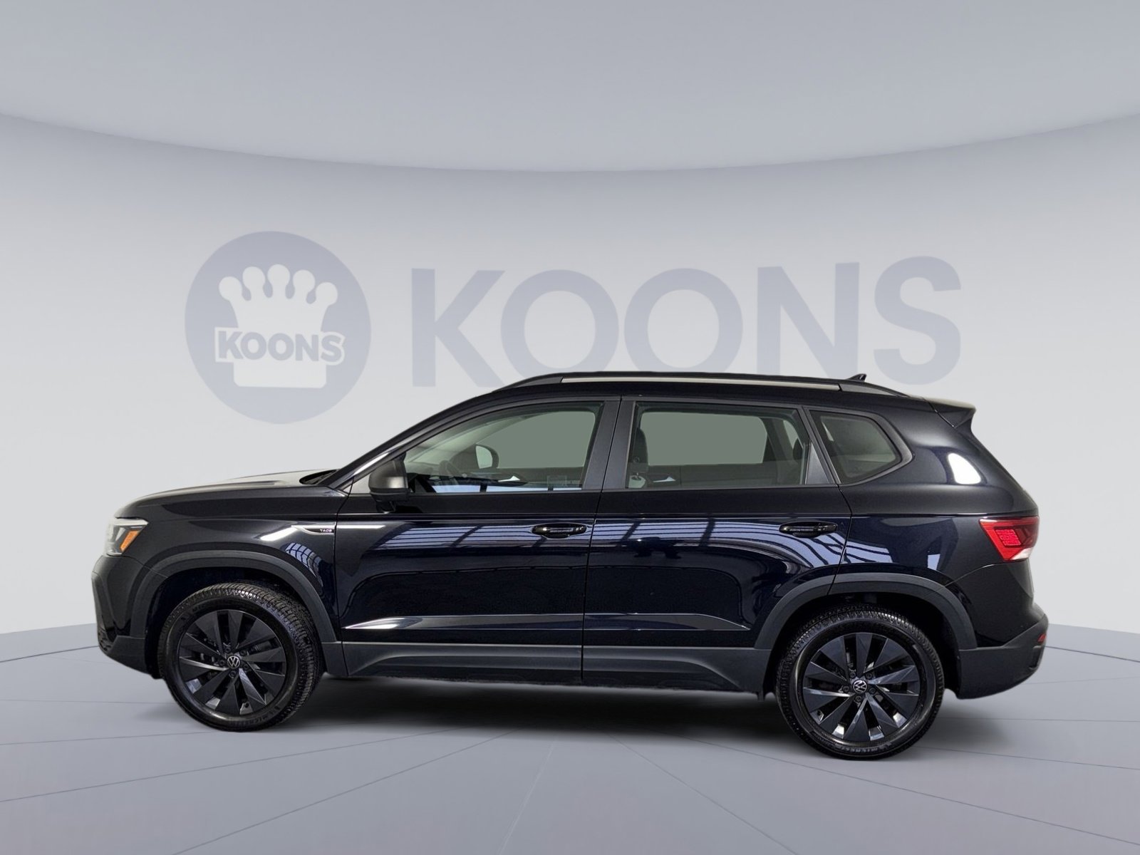 Used 2022 Volkswagen Taos S image 2