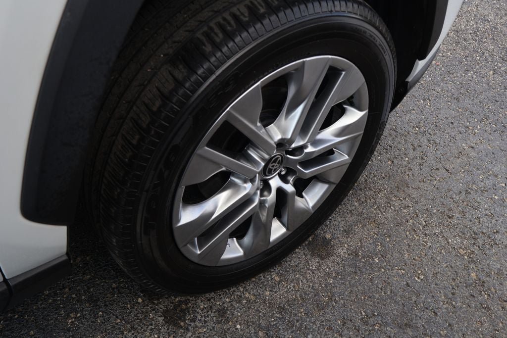 Used 2024 Toyota RAV4 XLE Premium FWD image 9