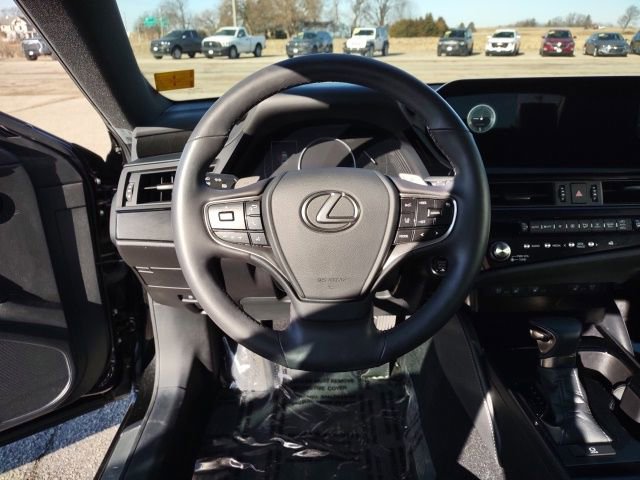 Used 2024 Lexus ES 350 w/ Premium Package image 12