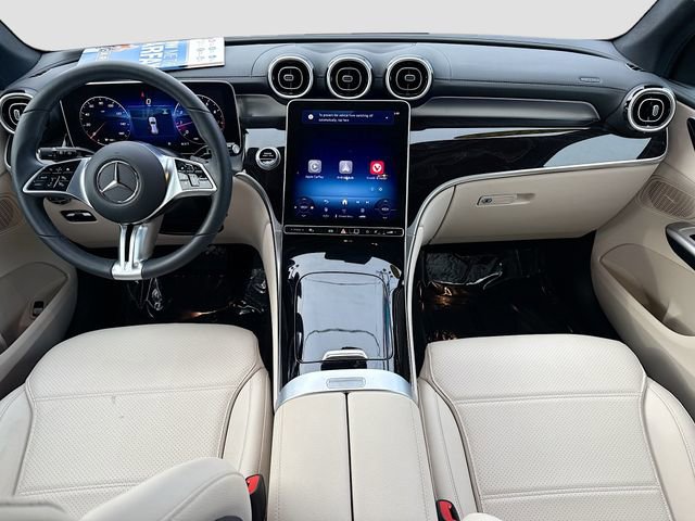 Used 2025 Mercedes-Benz GLC 300 4MATIC image 24