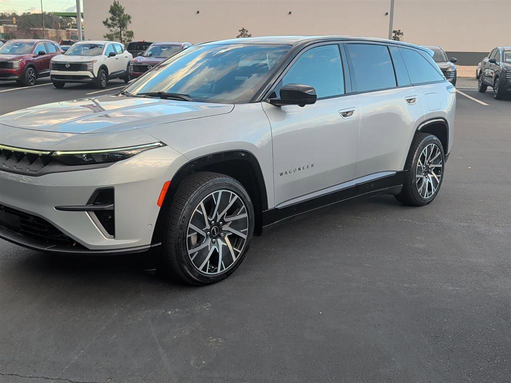 Used 2025 Jeep Wagoneer S Limited AWD/4WD image 1