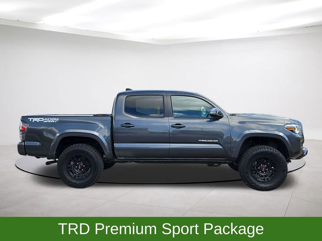 Used 2020 Toyota Tacoma TRD Sport w/ TRD Premium Sport Package AWD/4WD image 8
