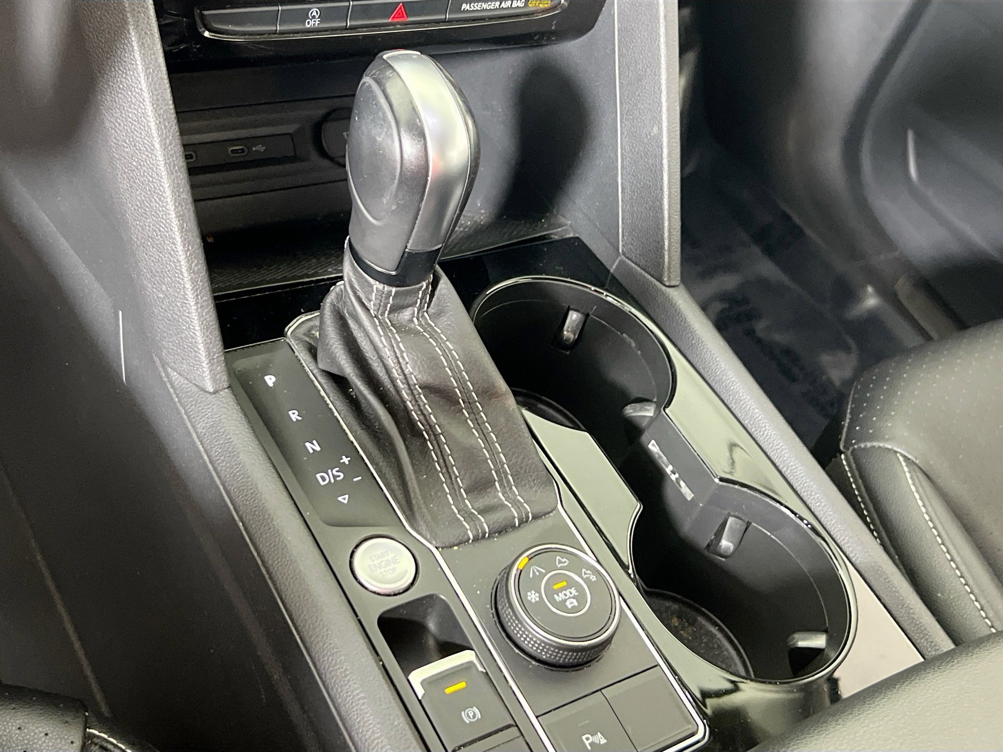 Used 2022 Volkswagen Atlas SEL R-Line image 17