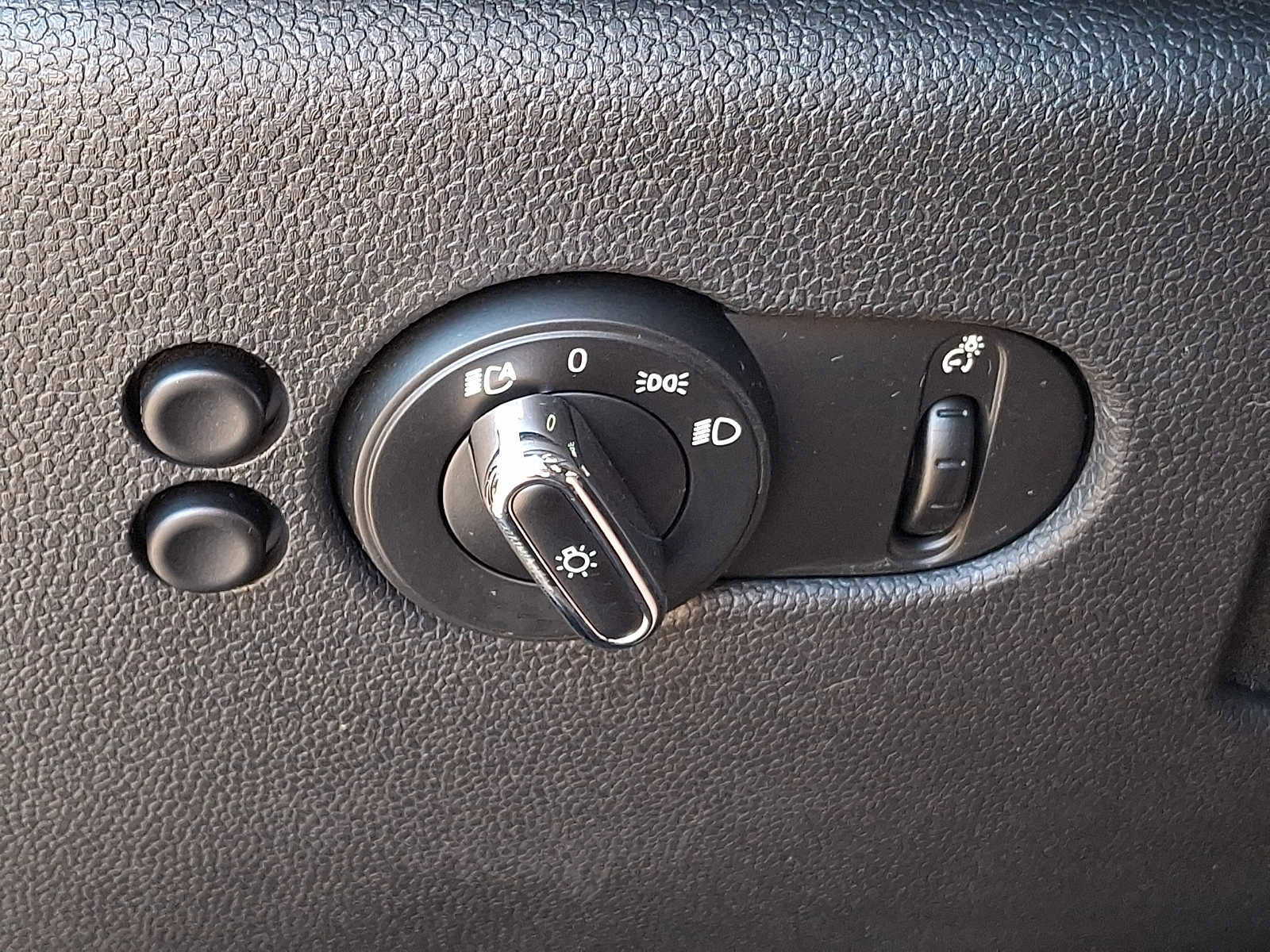 Used 2019 MINI Cooper S w/ Signature Upholstery Package image 22