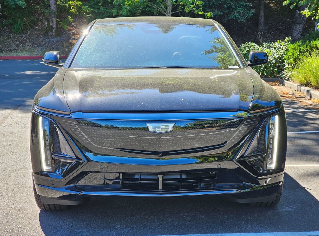 Certified 2026 Cadillac Lyriq Sport AWD/4WD image 8
