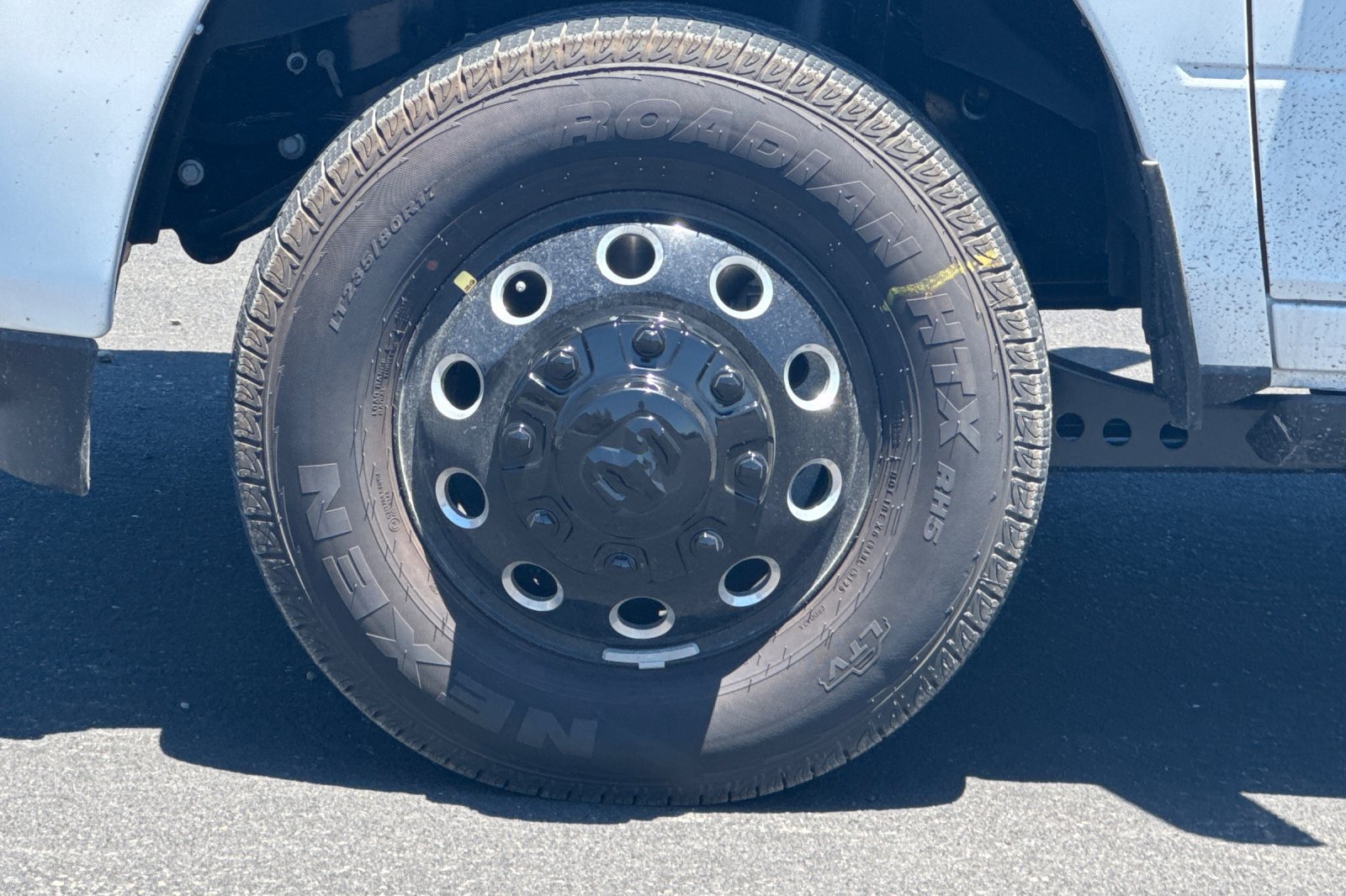 New 2026 RAM 3500 Laramie AWD/4WD image 24