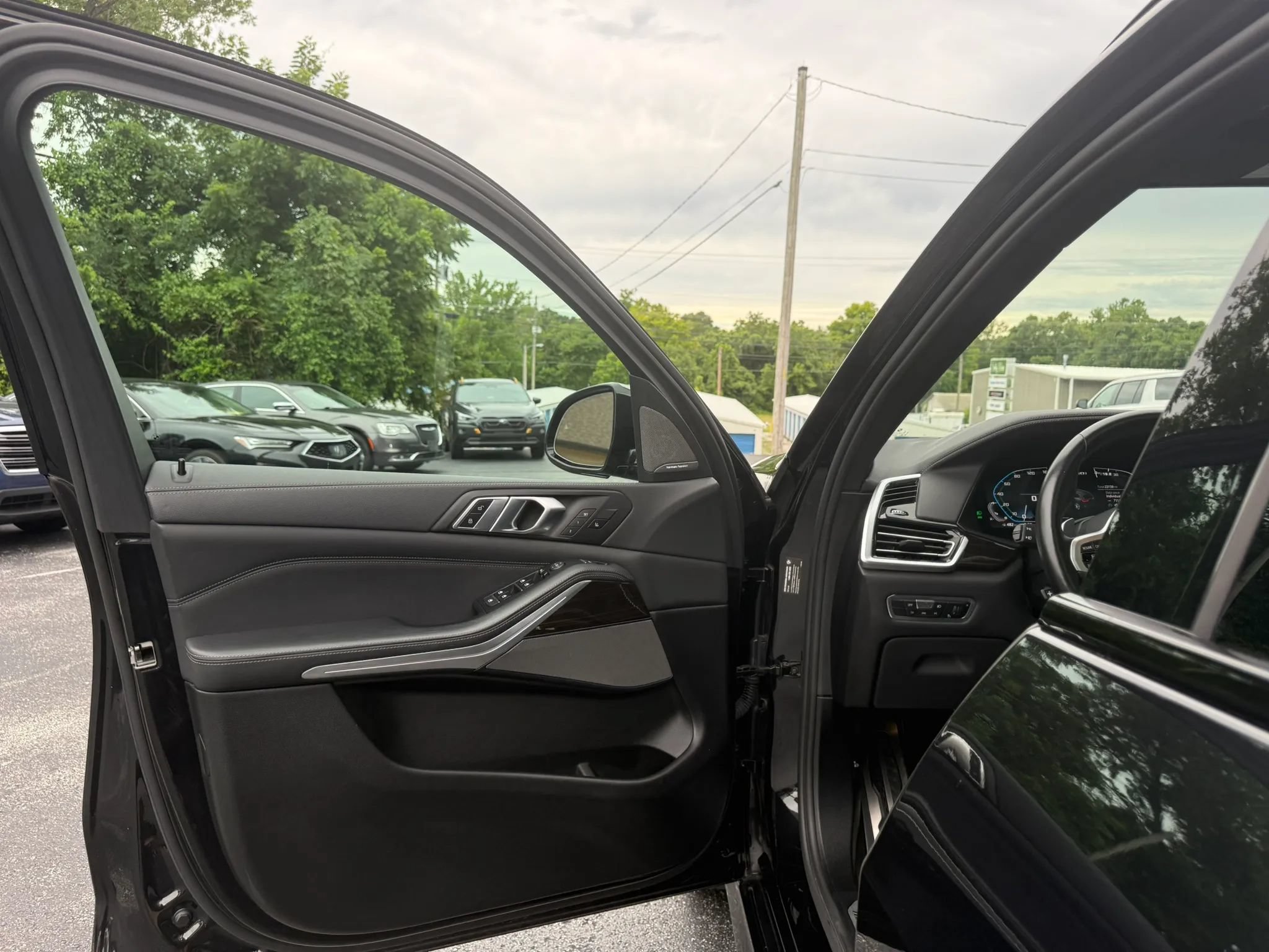 Used 2023 BMW X5 M50i w/ Executive Package AWD/4WD image 10