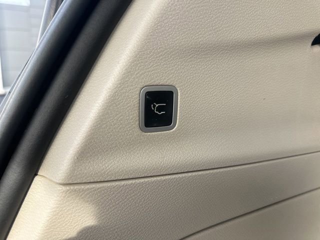 Certified 2017 Chrysler Pacifica Touring-L image 19