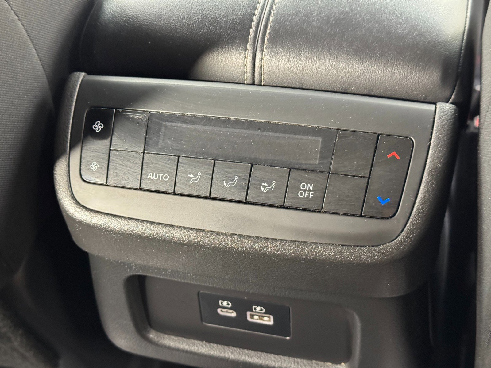 Used 2022 Nissan Pathfinder SV image 30