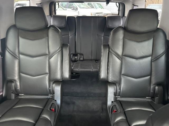 Used 2017 Cadillac Escalade Luxury image 28