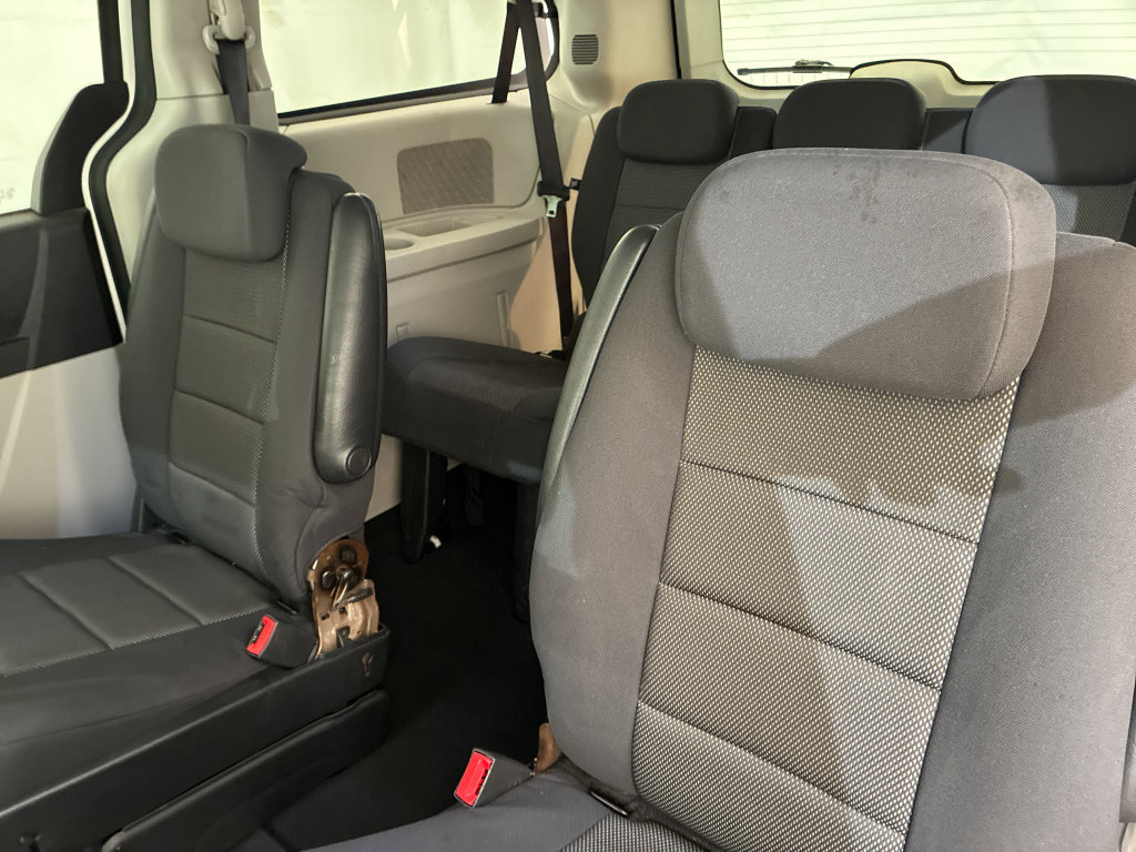 Used 2009 Dodge Grand Caravan SXT FWD image 9