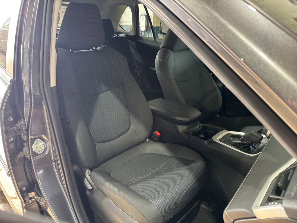 Used 2020 Toyota RAV4 LE w/ All Weather Liner Package image 34