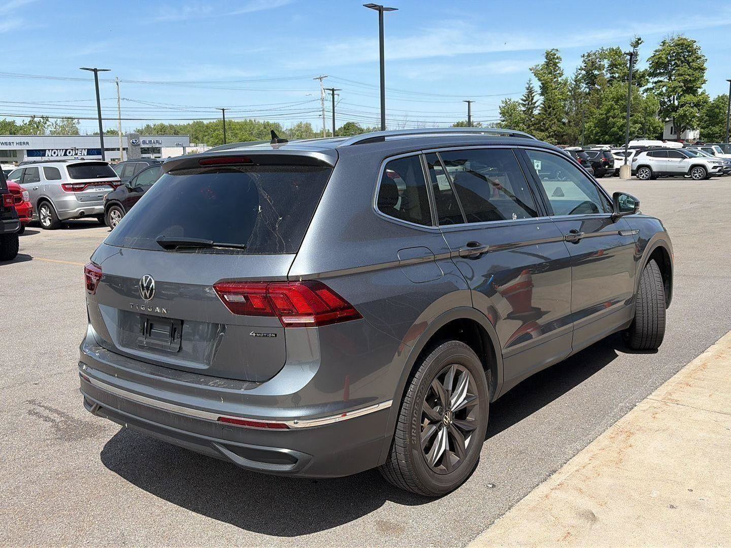 Used 2023 Volkswagen Tiguan SE AWD/4WD image 96
