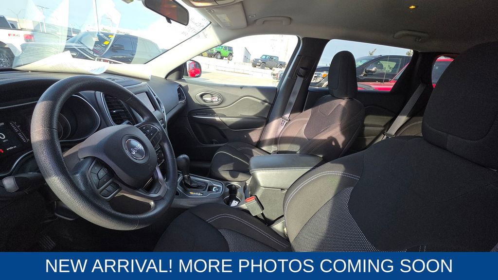 Used 2019 Jeep Cherokee Latitude w/ Popular Appearance Group image 11