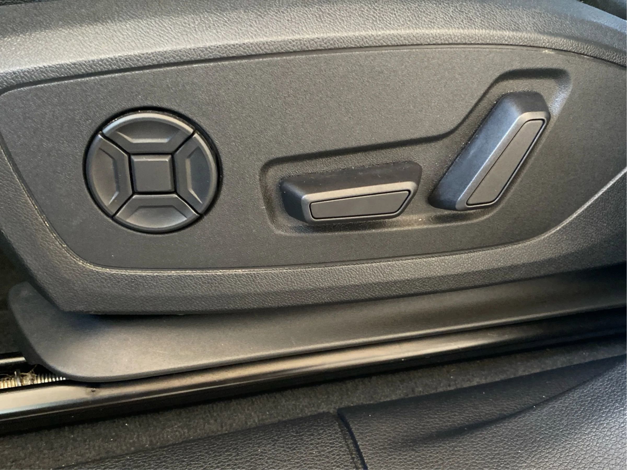 Used 2022 Audi Q3 2.0T Premium w/ Convenience Package image 23