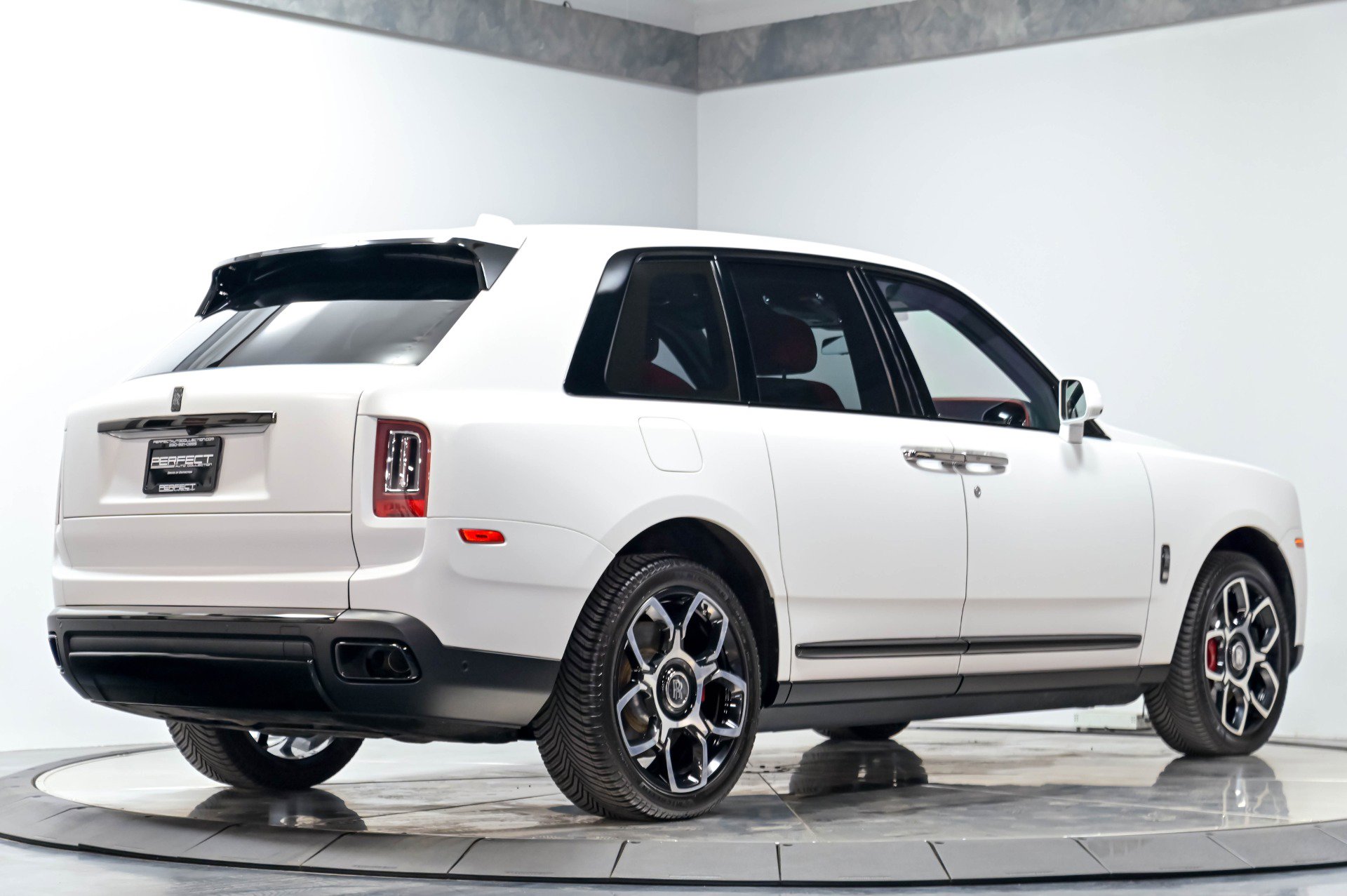 Used 2021 Rolls-Royce Cullinan Black Badge AWD/4WD image 15