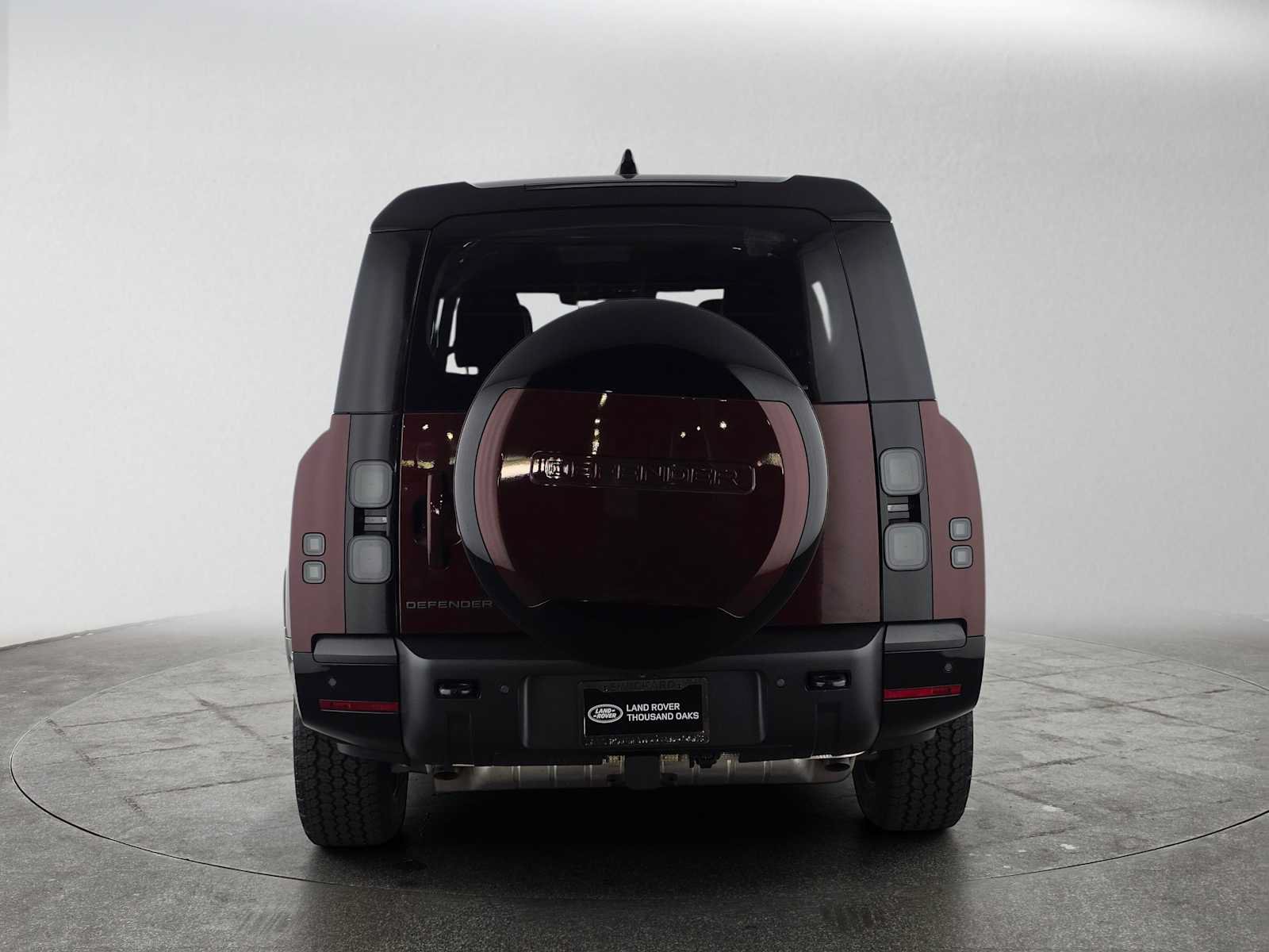 New 2026 Land Rover Defender 130 X-Dynamic SE AWD/4WD image 4