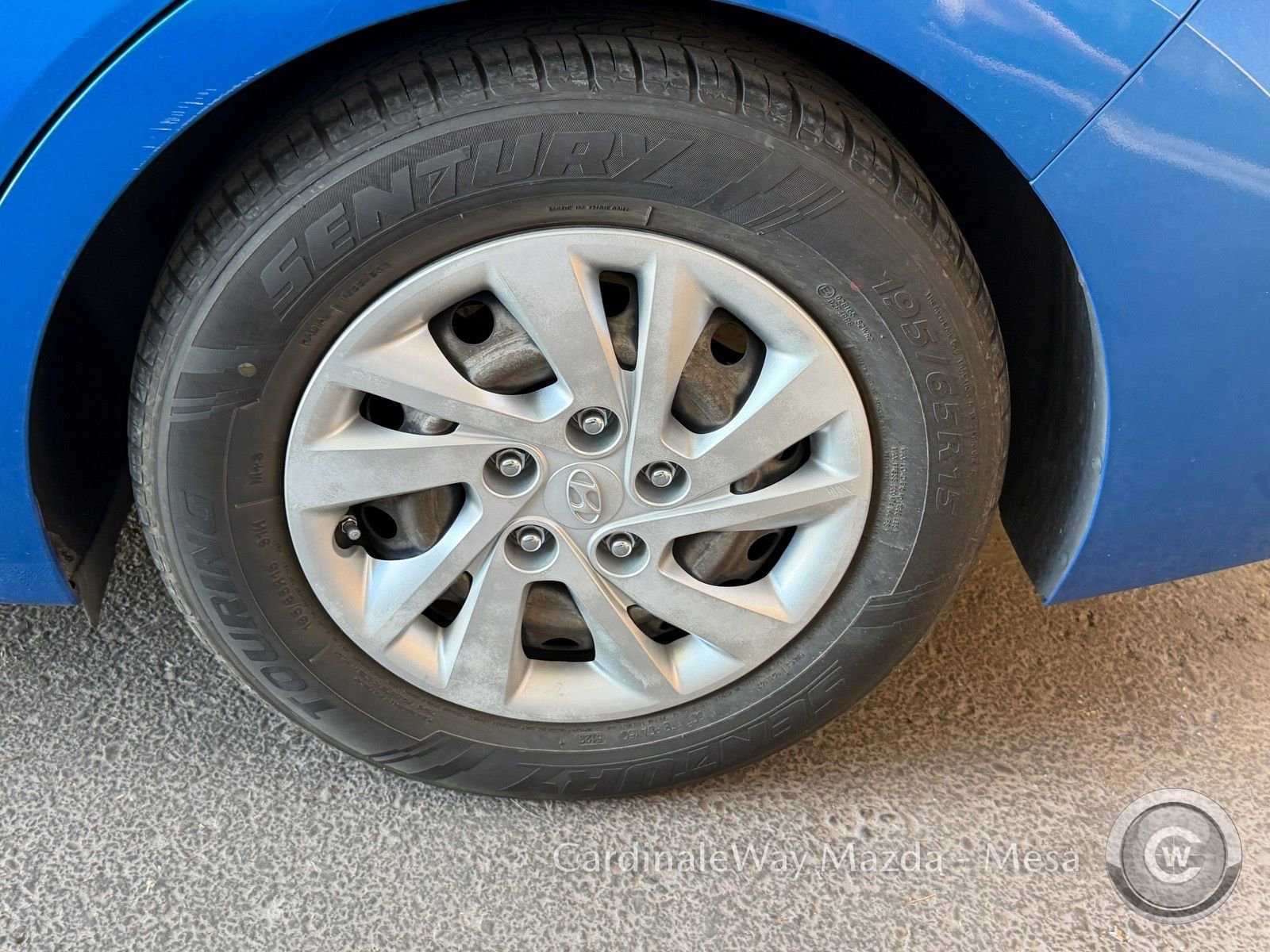 Used 2017 Hyundai Elantra SE image 12