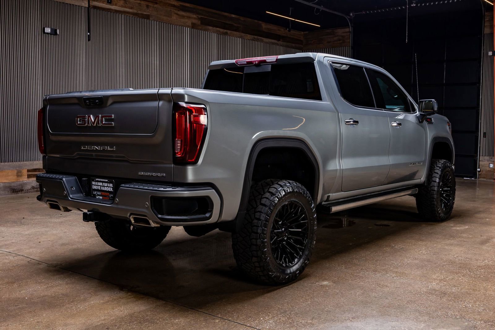 Used 2023 GMC Sierra 1500 Denali w/ Denali Reserve Package AWD/4WD image 10