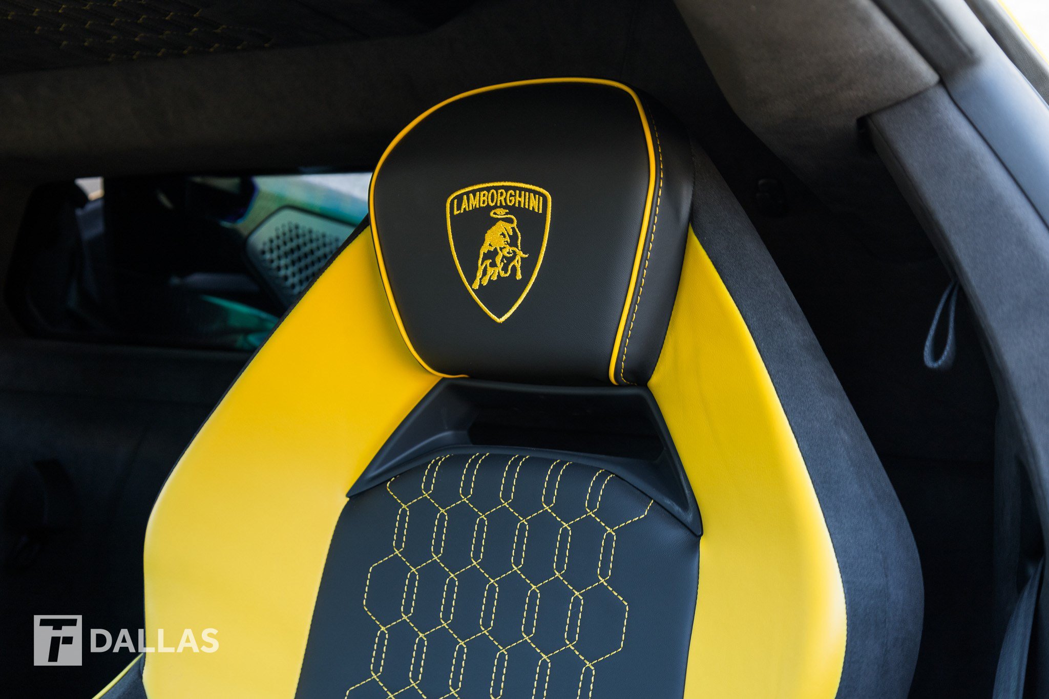 Used 2024 Lamborghini Revuelto AWD/4WD image 30