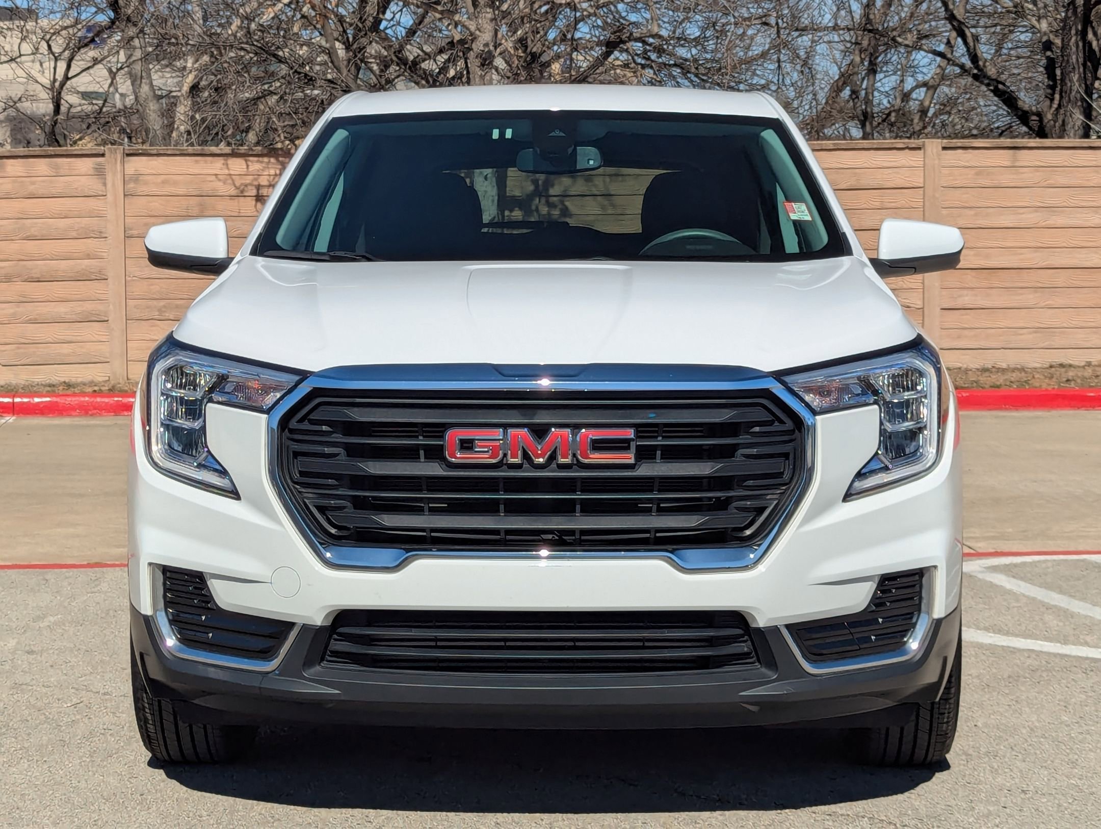 Used 2024 GMC Terrain SLE image 9