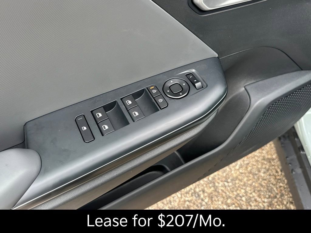 New 2025 Kia K4 LXS image 11