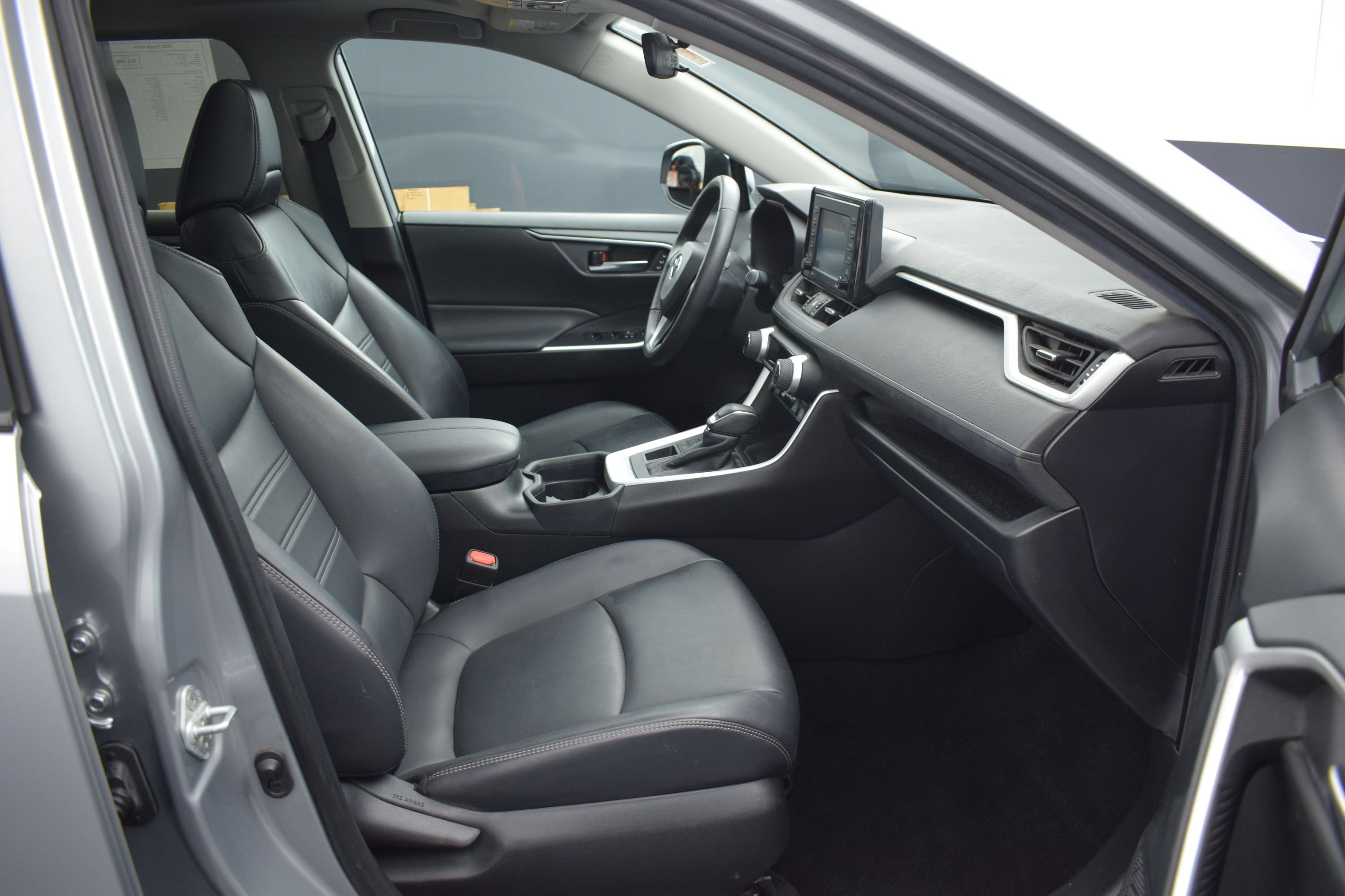 Used 2020 Toyota RAV4 XLE Premium AWD/4WD image 10