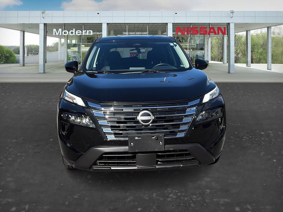 Certified 2025 Nissan Rogue SV FWD image 8