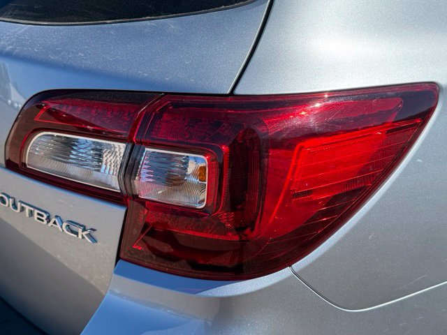 Used 2019 Subaru Outback 2.5i Limited w/ Popular Package #2 AWD/4WD image 12