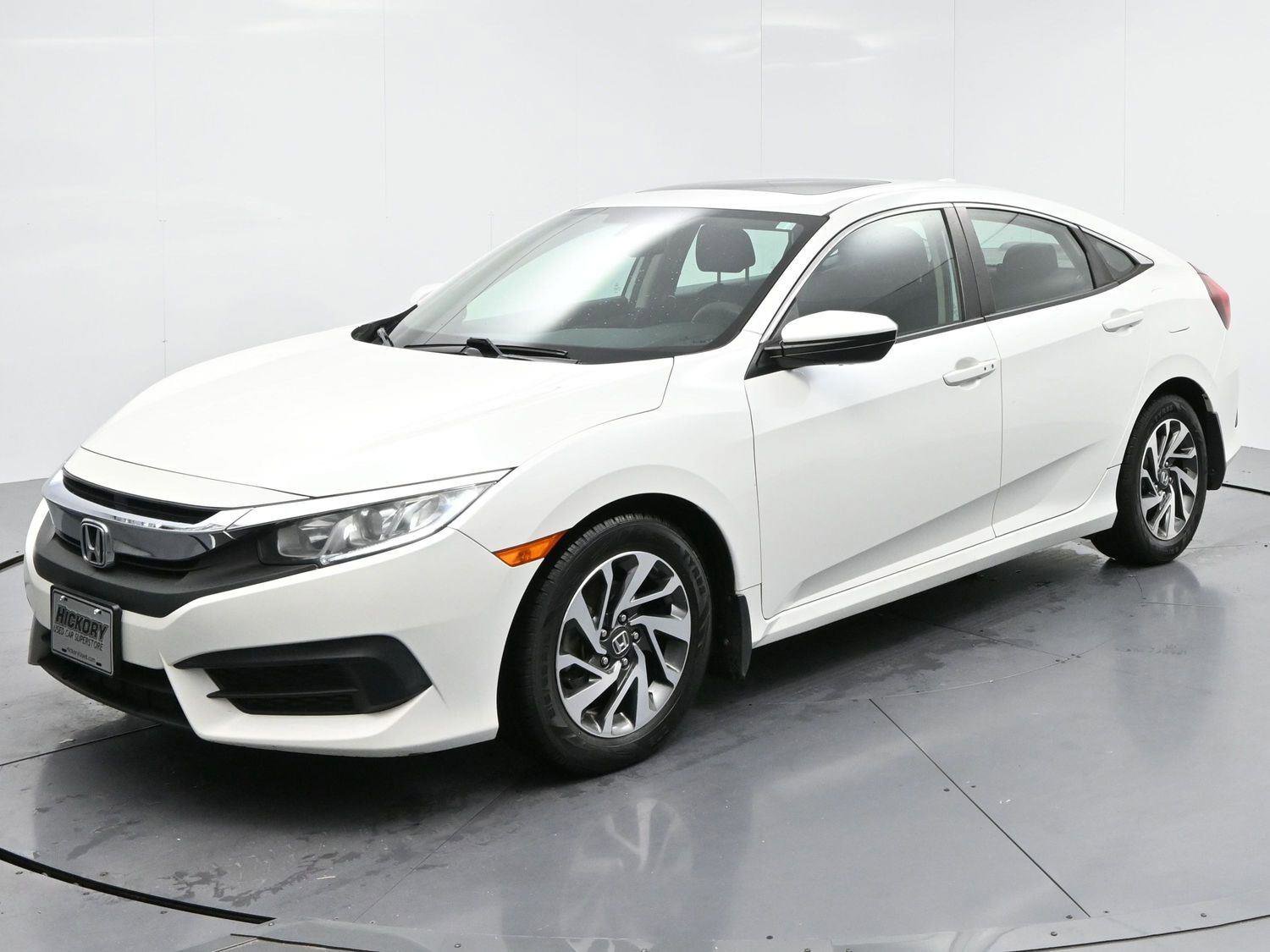 Used 2017 Honda Civic EX image 3