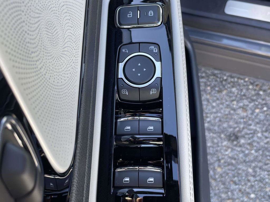 New 2025 Lincoln Aviator Reserve w/ Luxury Package image 16